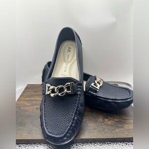 Silvee Anne Klein Loafers/Driving shoes Womens 7.5 Navy Blue/Silver faux leather
